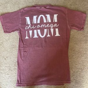 Chi Omega mom T-shirt - light maroon- size Small - Comfort Colors